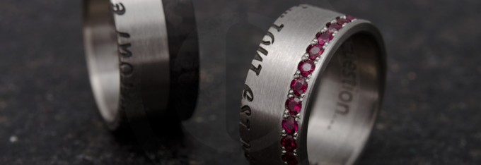 allainces-titane-gravure-laser-rubis