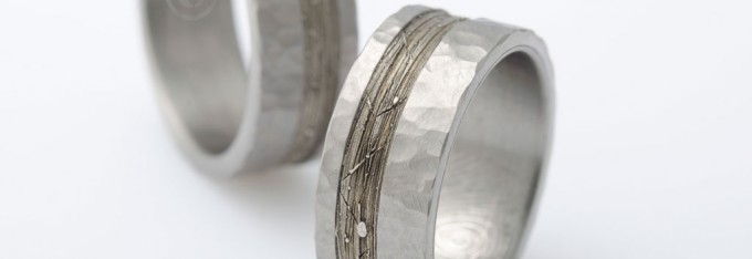 bague-titane-martele