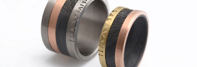 Alliance-titane-tantale-empreinte-ext-or-rose-or-jaune-gravure-date-romaine