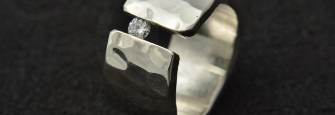 bague-fiancailles-argent-diamants
