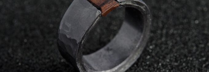 bague-tantale-martele-bois-violette