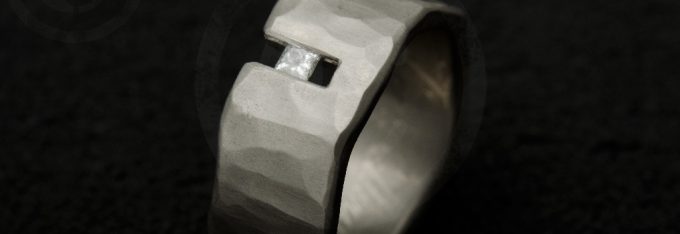 bagues-argent-serti-pression-martele