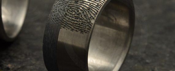 bagues-titane-tantale-empreintes-digitale-au-laser