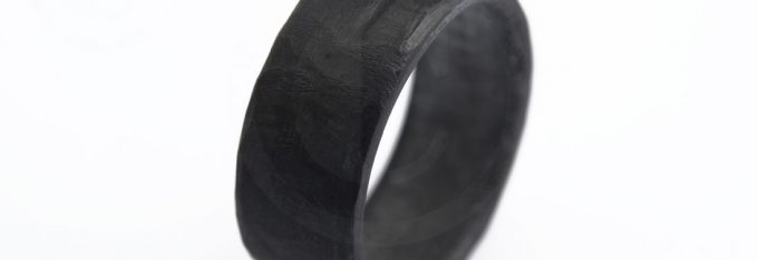 bague-legrand-tantale-noir-brut-fondblanc