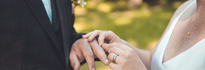 alliances de mariage symbole de vie ensemble