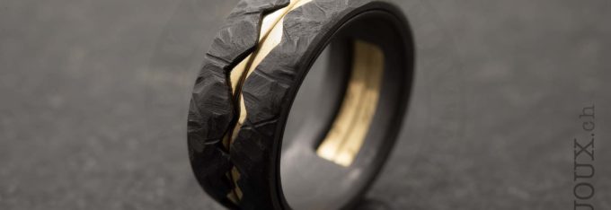 bague em tantale incluant les alliances des ancetres fond noir cbijoux